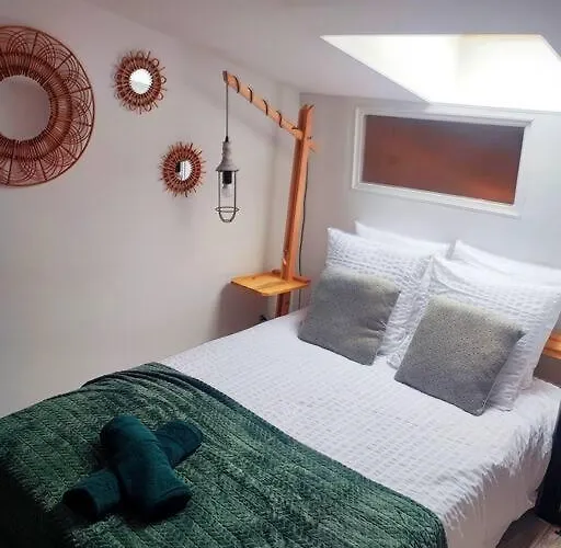 Chez Arty - Gere Par Presta-zen'services アパート *